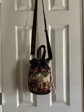 Boho Elephant Drawstring Crossbody Bag - Maroon